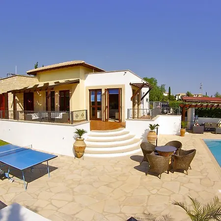 3 Bedroom Lefkara With Private Infinity Pool, Aphrodite Hills Villa *