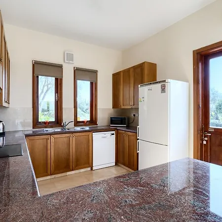3 Bedroom Lefkara With Private Infinity Pool, Aphrodite Hills Villa