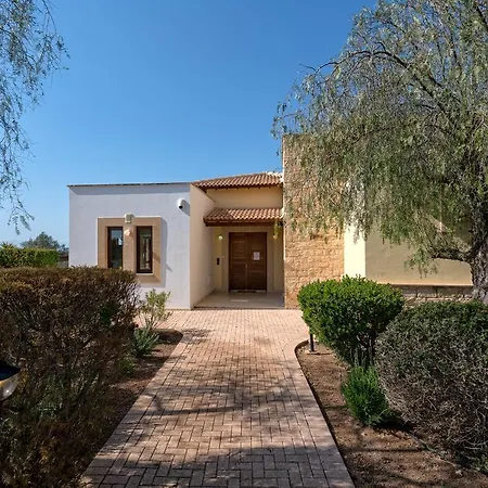 3 Bedroom Lefkara With Private Infinity Pool, Aphrodite Hills * Kouklia