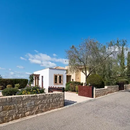 Villa 3 Bedroom Lefkara With Private Infinity Pool, Aphrodite Hills