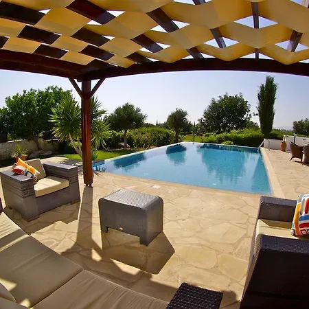 3 Bedroom Lefkara With Private Infinity Pool, Aphrodite Hills Kouklia