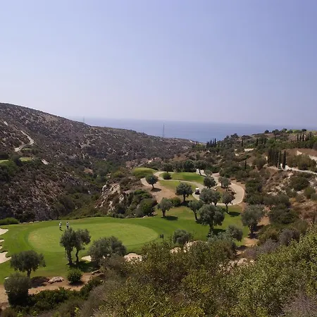 3 Bedroom Lefkara With Private Infinity Pool, Aphrodite Hills Kouklia