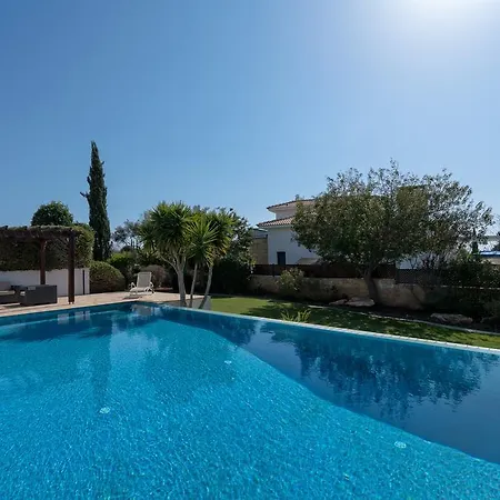 3 Bedroom Lefkara With Private Infinity Pool, Aphrodite Hills * Kouklia