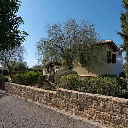 3 Bedroom Lefkara With Private Infinity Pool, Aphrodite Hills Villa *